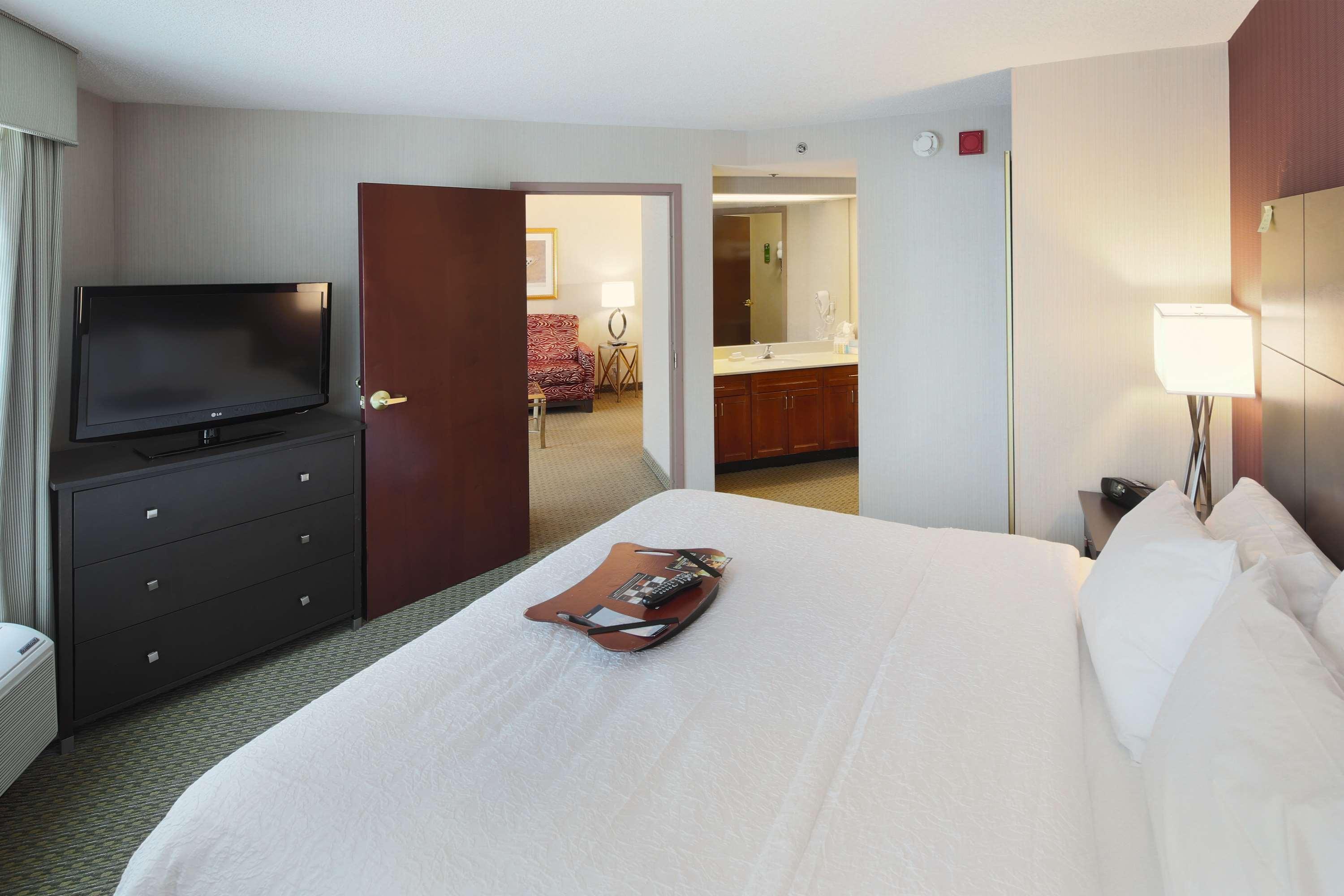 Hampton Inn & Suites Arlington Crystal City Dca Екстериор снимка