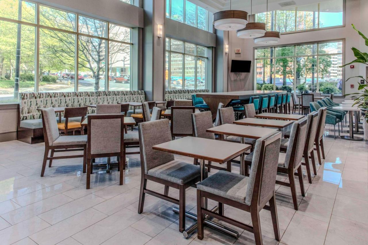 Hampton Inn & Suites Arlington Crystal City Dca Екстериор снимка