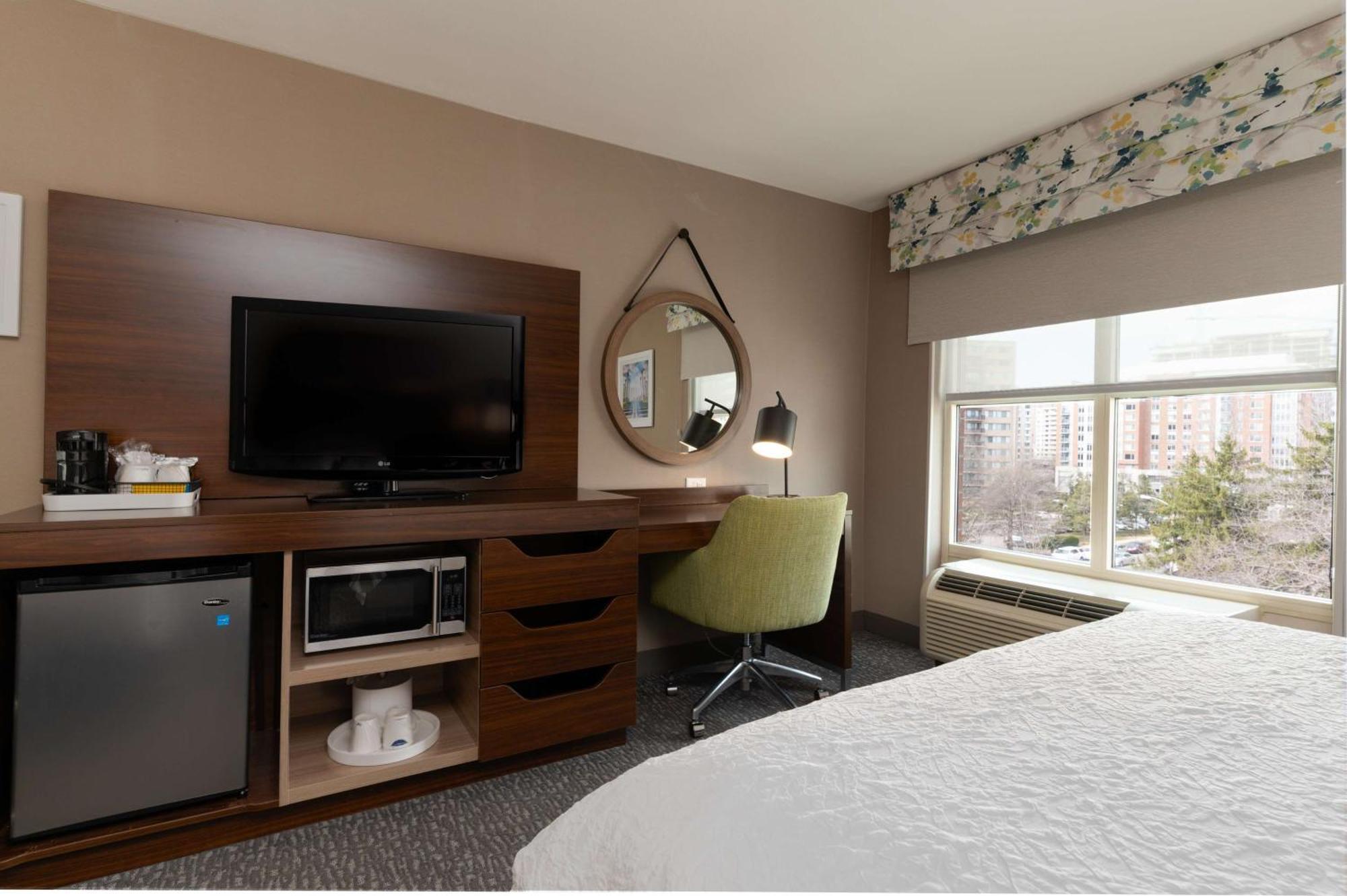 Hampton Inn & Suites Arlington Crystal City Dca Екстериор снимка