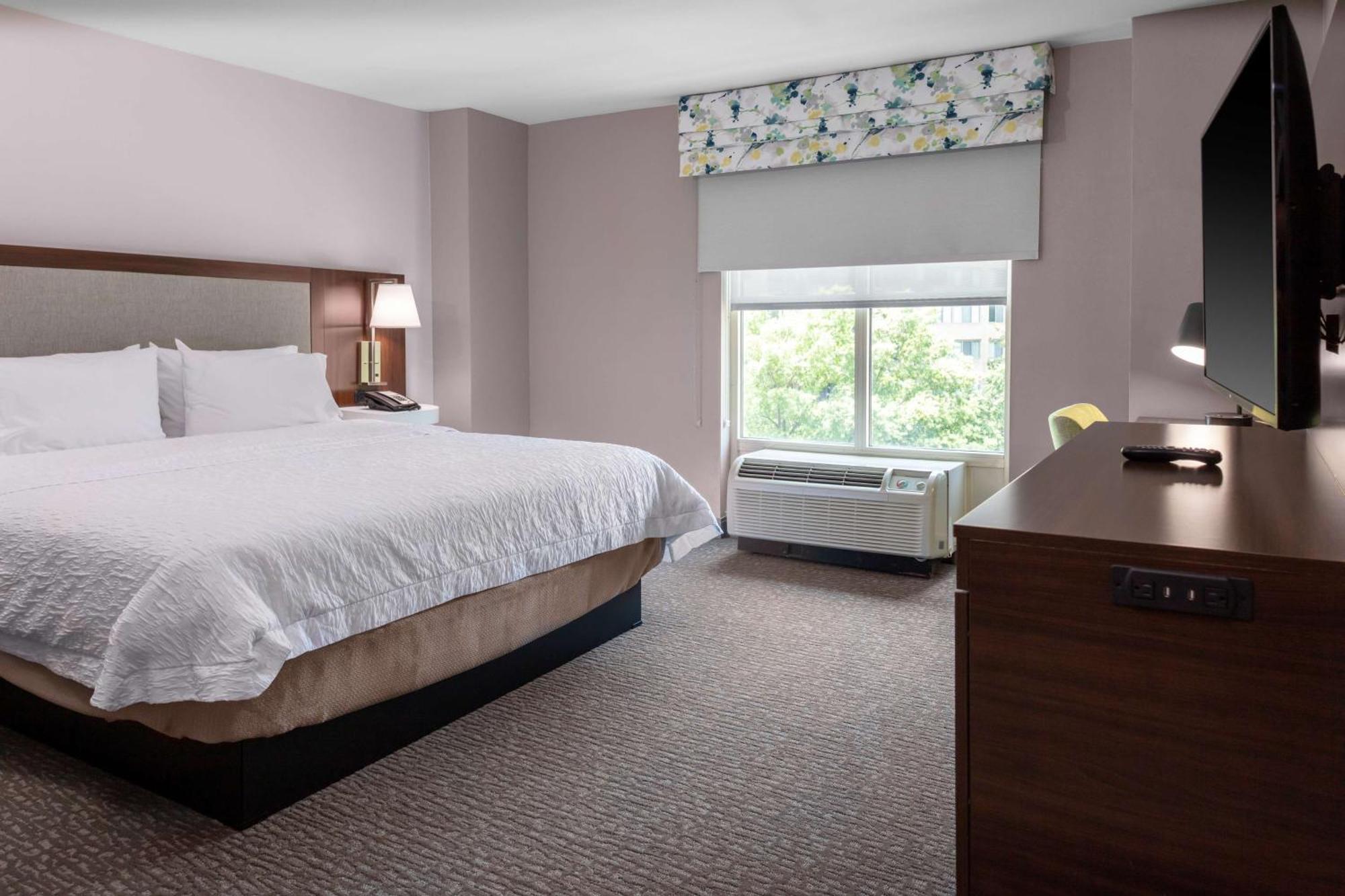 Hampton Inn & Suites Arlington Crystal City Dca Екстериор снимка